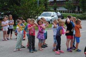 Druženje otrok s stanovalci Centra starejših 9